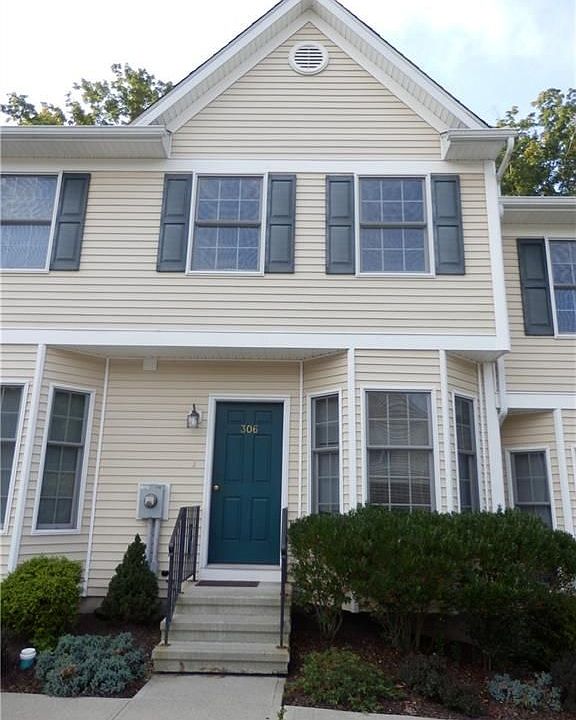 1st image of 306 Alexandra Ct #306