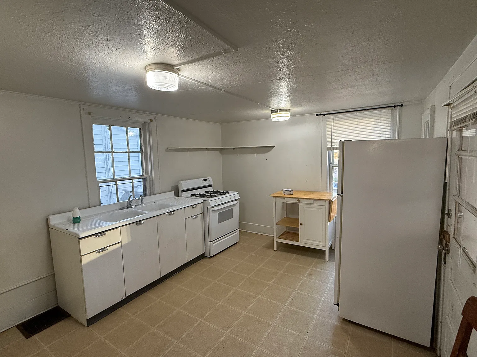 2 bed, 1160 sqft, $1,656 — Photo 4