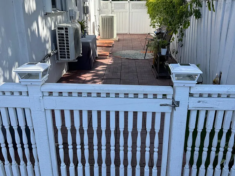 5341 SW 10th St — Photo 17