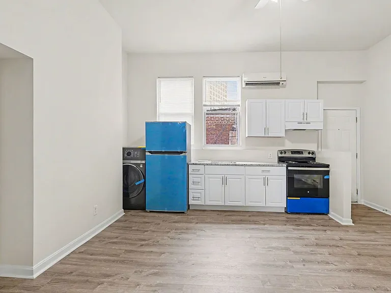 117 West Saratoga Street — Photo 2