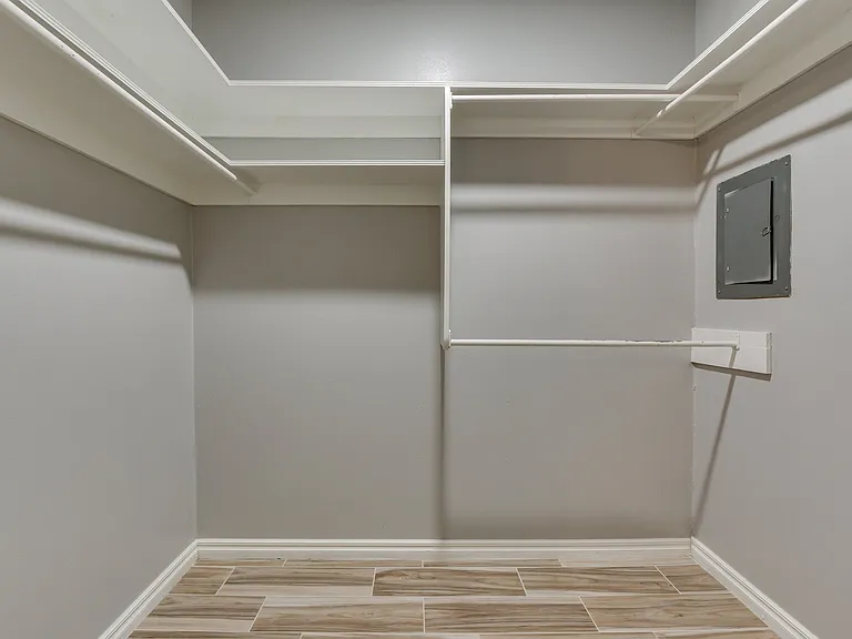 1442 Duffner Dr — Photo 20