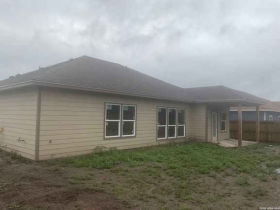2nd image of 1551 MARYVILLE LOOP