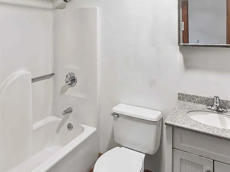 106 Pleasant Dr — Photo 12