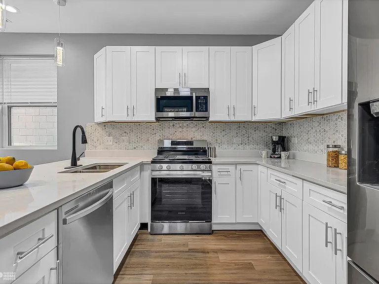 3670 S Indiana Ave #2 — Photo 7