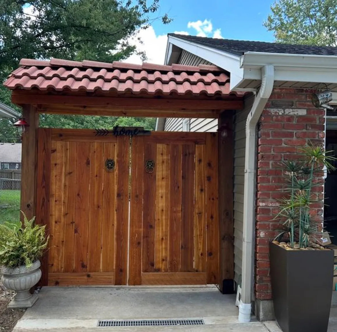 10926 Washington St — Photo 1