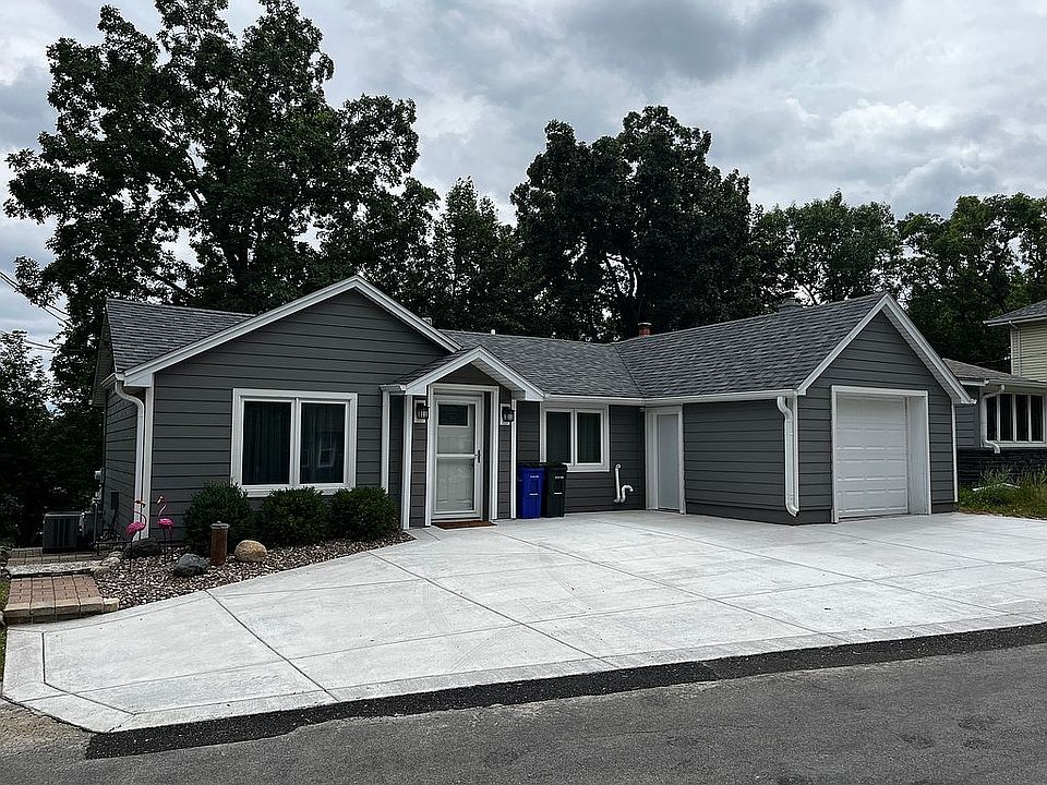 1st image of W288N8056 Park Dr