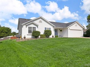 1239 Claycrest Dr, Saint Charles, MO