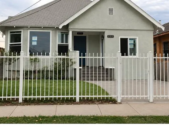 293 E 50th St, Los Angeles, CA 90011