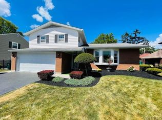 3060 Delancey Rd, Niagara Falls, NY 14305