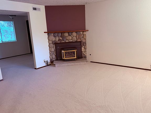 3rd image of 306 146th Pl NE