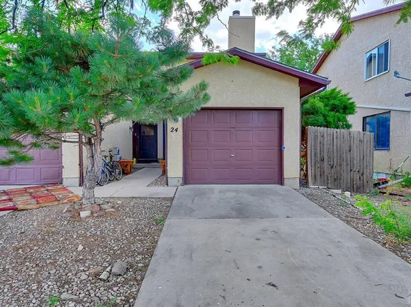24 Pineridge Ct, Pueblo, CO 81001