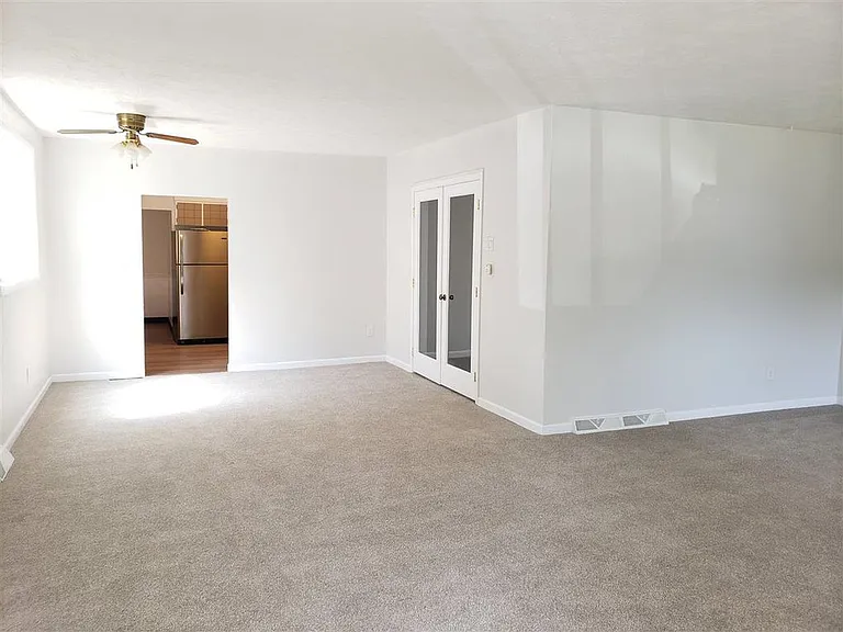 1217 E Indiana Ave — Photo 5