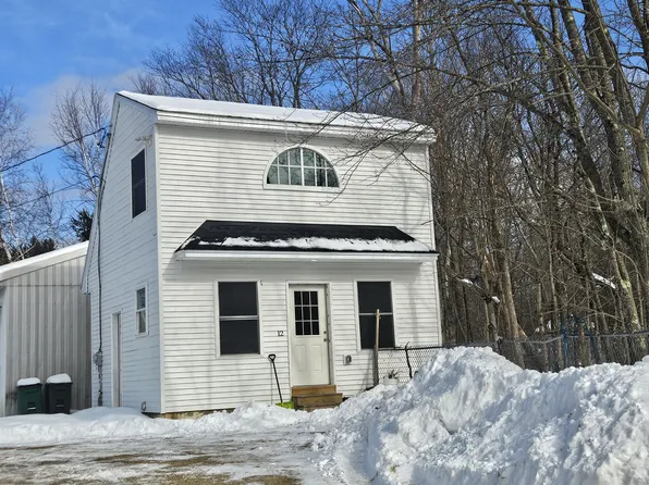 12 Fairview Dr, Pittsfield, NH 03263