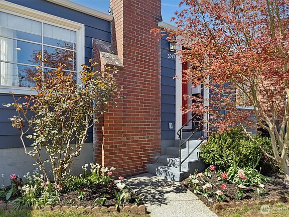 5th image of 3919 Midvale Avenue N