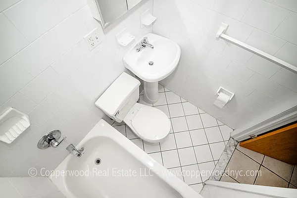 Rented by Copperwood Real Estate | media 15