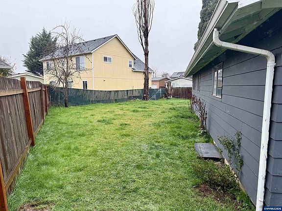 2nd image of 4725 Glenallen Ct NE