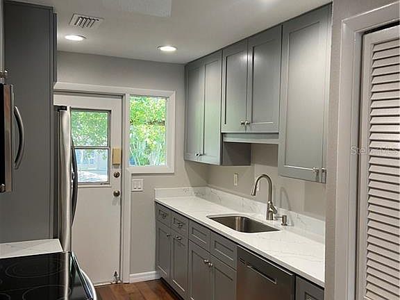 5th image of 3711 Almeria Ave APT 4