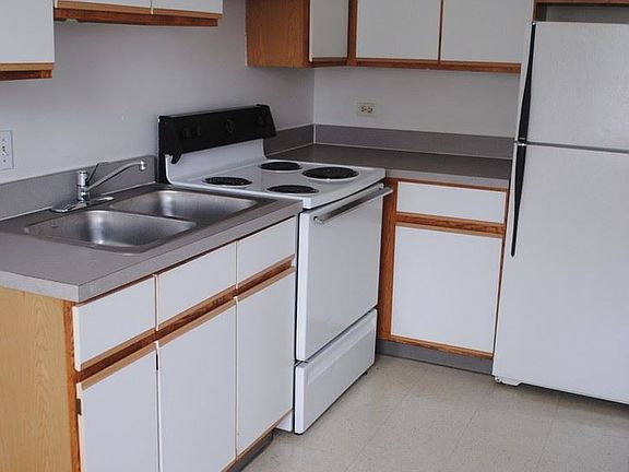 5th image of 327 N Pine Ave APT 307
