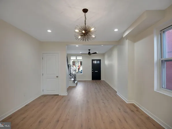 5414 Media St, Philadelphia, PA 19131