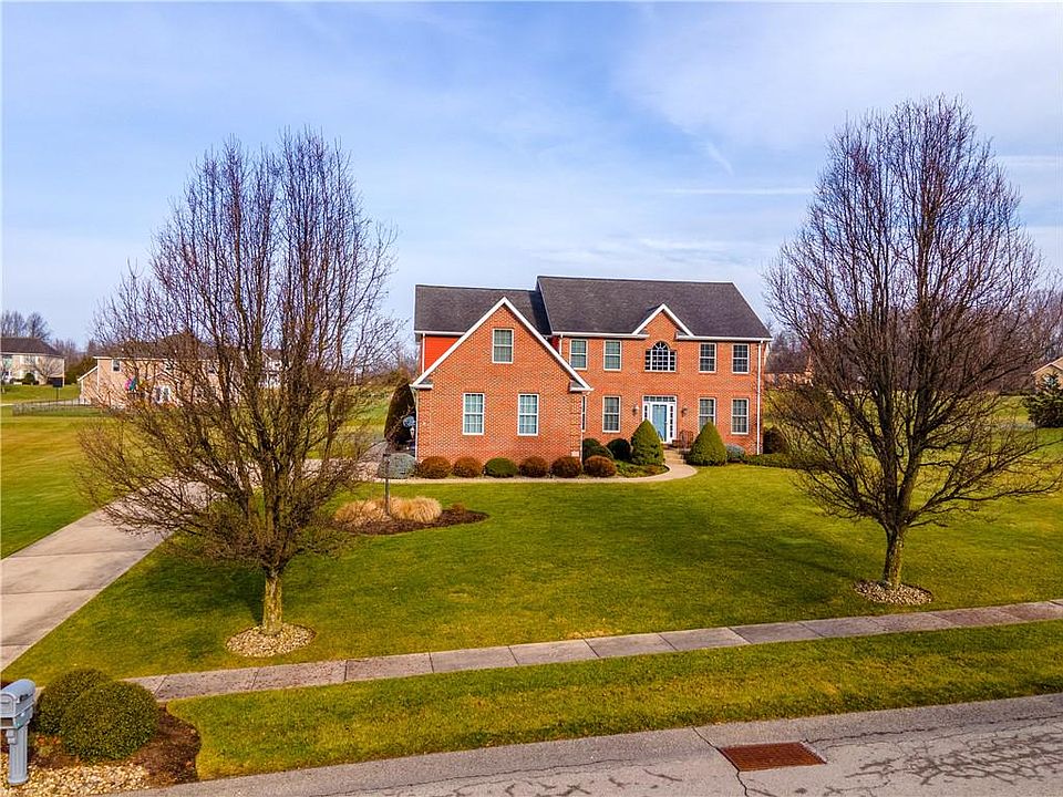 1st image of 204 Fox Hollow Dr