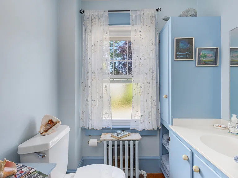 141 Coggeshall Ave — Photo 25