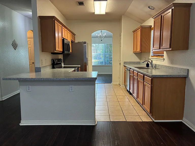 515 Creekside Dr — Photo 27