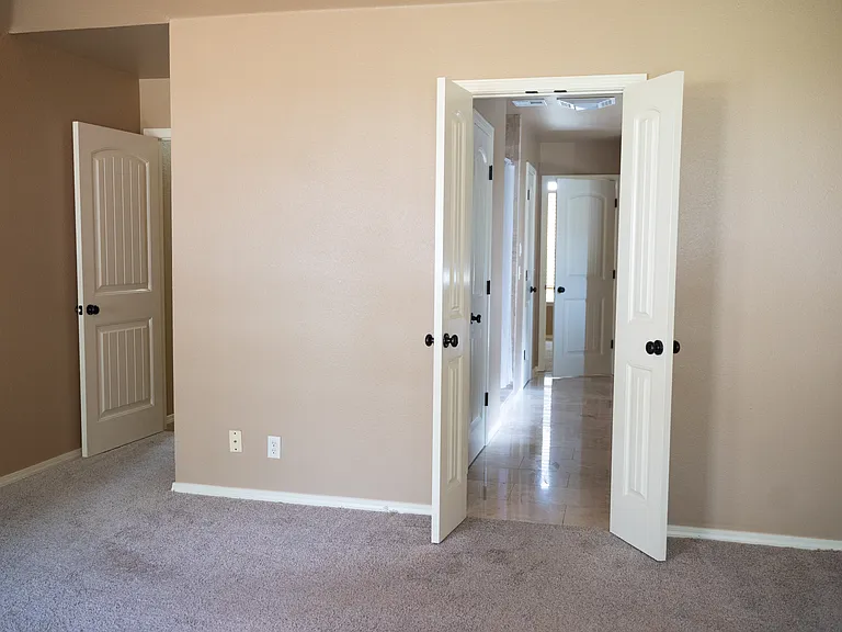 8328 S Gardenia Ave — Photo 11