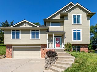 56274 Grande Oak Ln, Glenwood, IA 51534