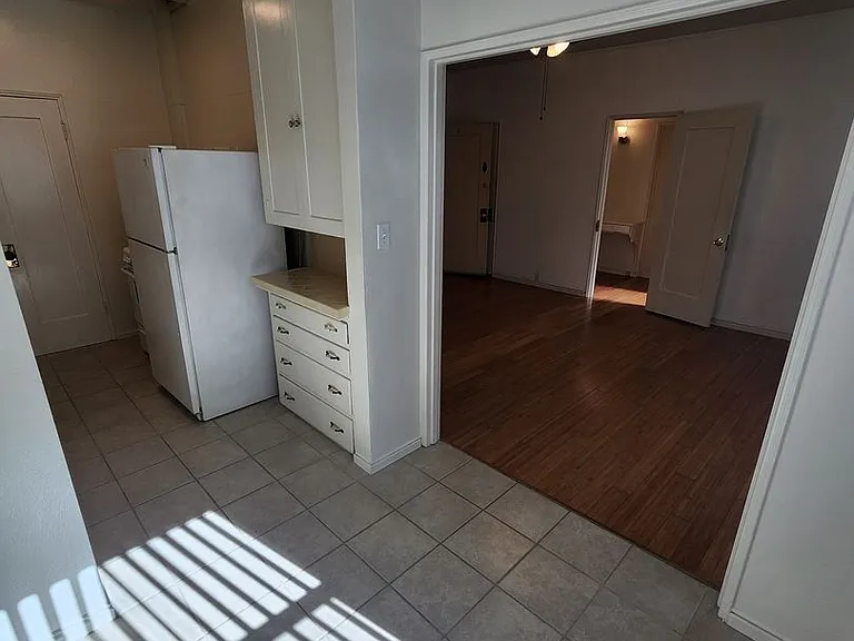 3802 Centre St #1-12 — Photo 8