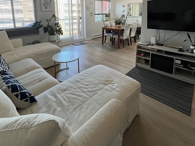 131 Taunton Rd E #409 — Photo 1