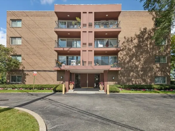 4838 Howard St APT 405, Skokie, IL 60077