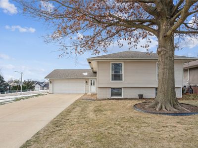 602 Olive Dr NW, Cedar Rapids, IA, 52405