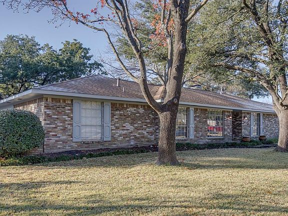 2nd image of 522 Candlewood Ln