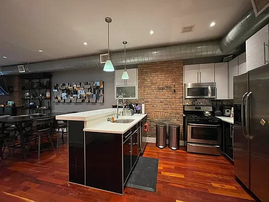 Rented by Compass | media 32