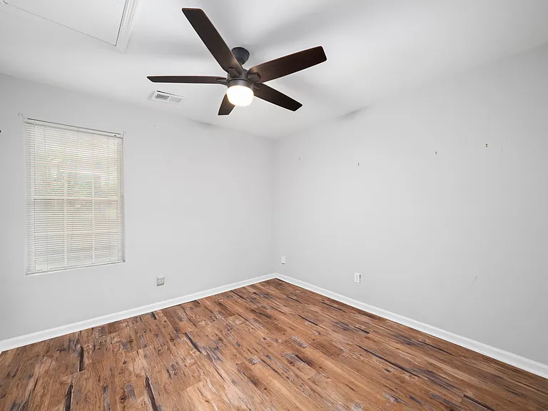 167 Bentley Pkwy — Photo 24