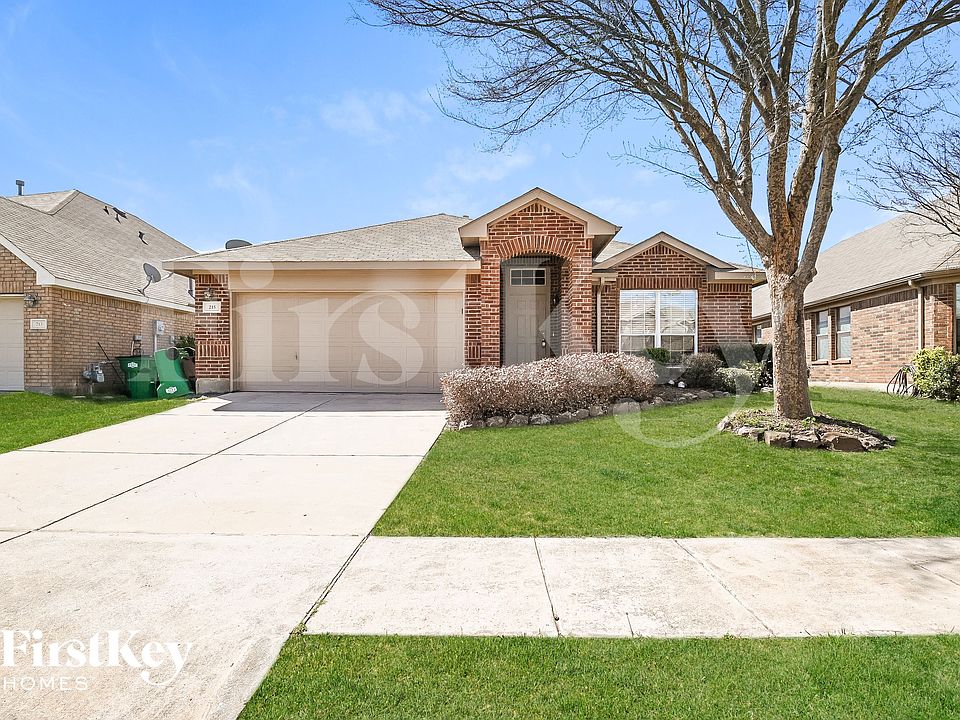 1st image of 215 Mulberry Dr