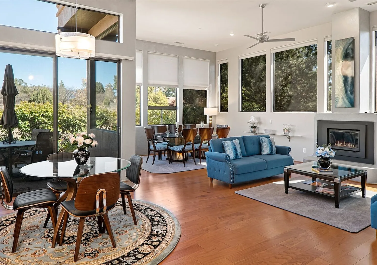 Lux 2-King Suite Luxury Townhome! Pool + Hot Tub! — Photo 2