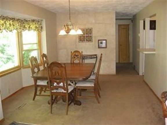 3rd image of 4306 Maple Dr