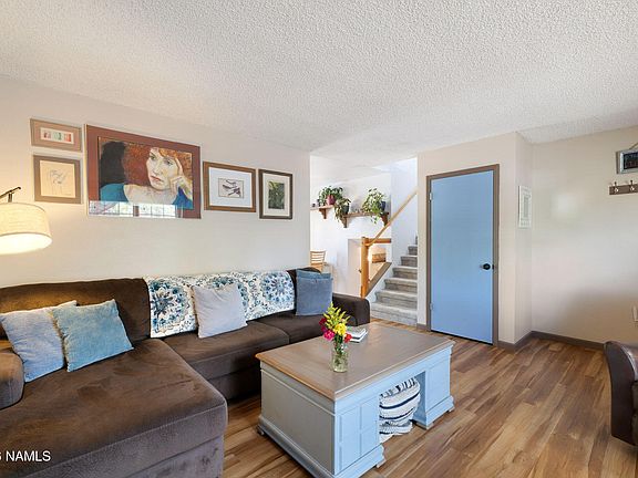 4th image of 3615 E Fox Lair Dr