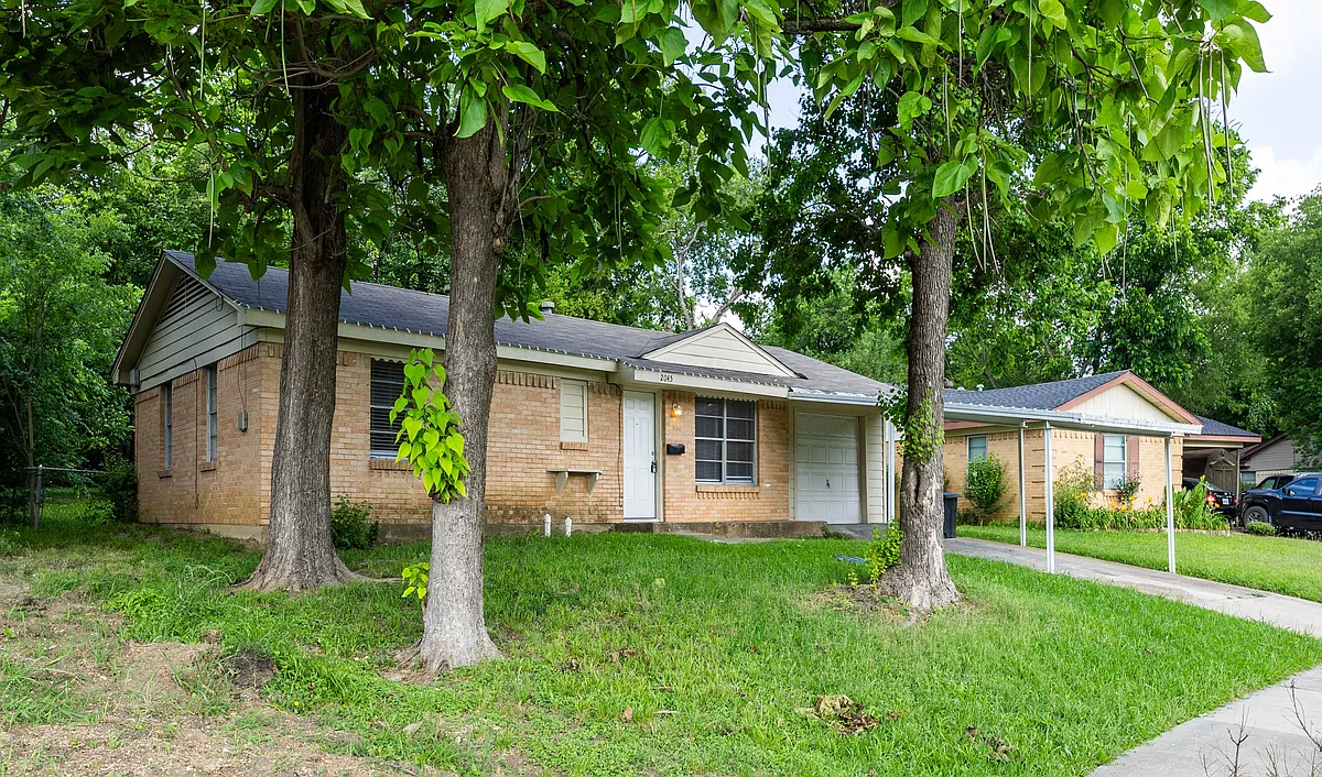 Building Photo - 2045 Avis Cir