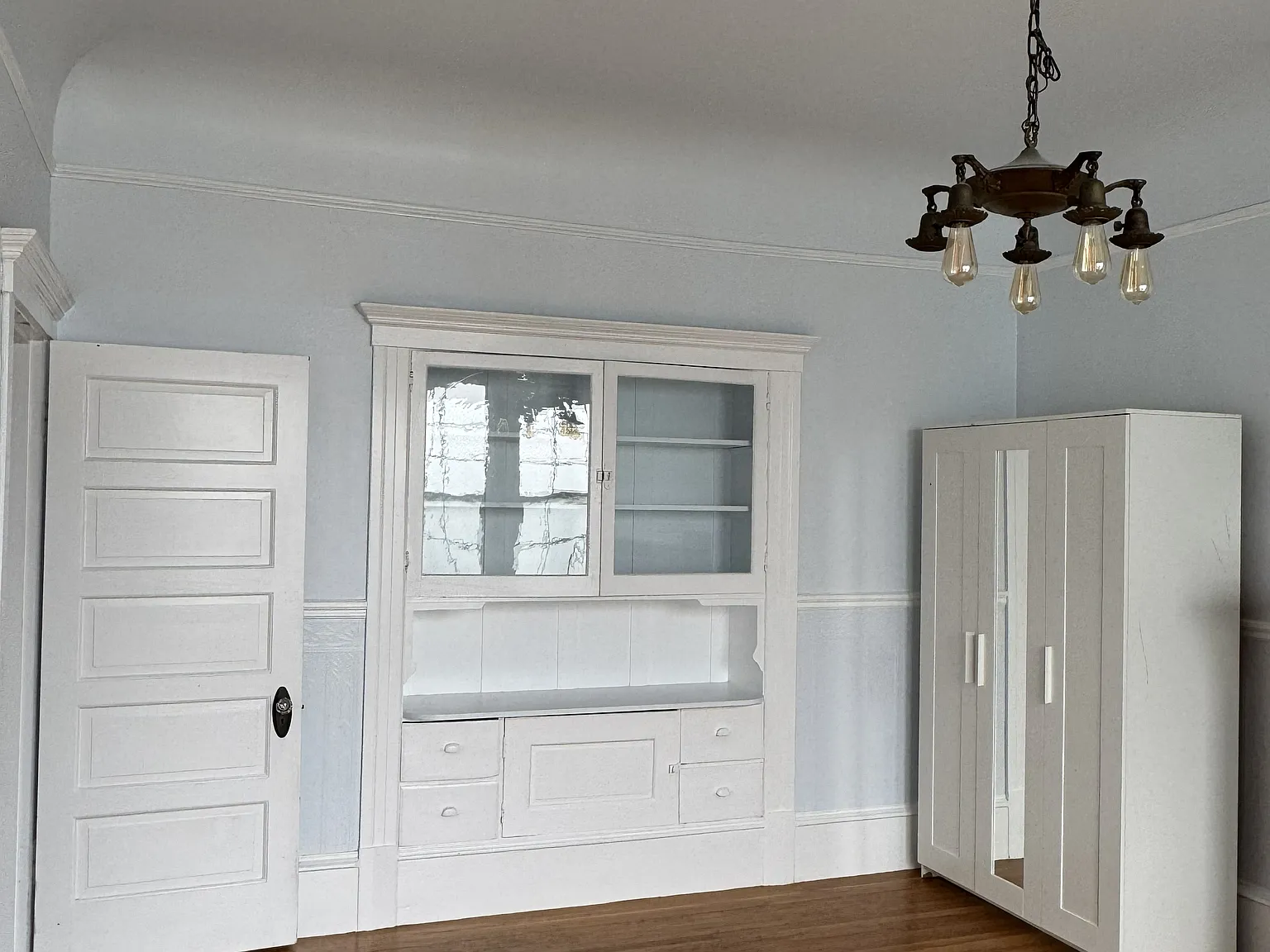 2 bed, 1.5 bath, 1100 sqft, $4,500 — Photo 4