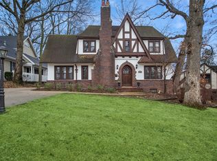 5708 Waterbury Rd, Des Moines, IA 50312