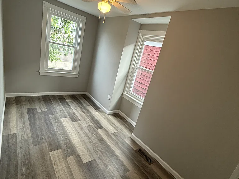 2425 Forest St — Photo 8