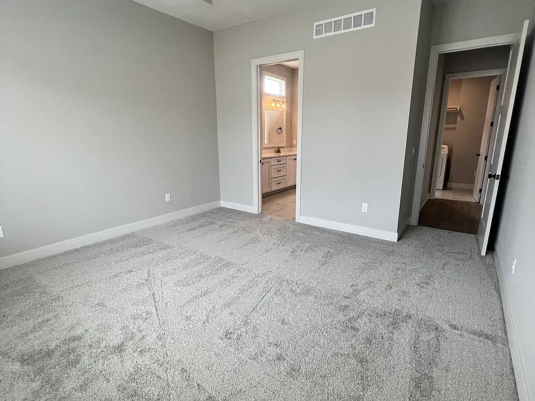 11009 S Millstone Dr — Photo 27