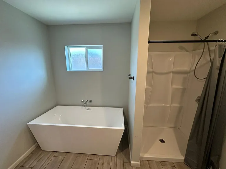 7018 N 14th Dr — Photo 14