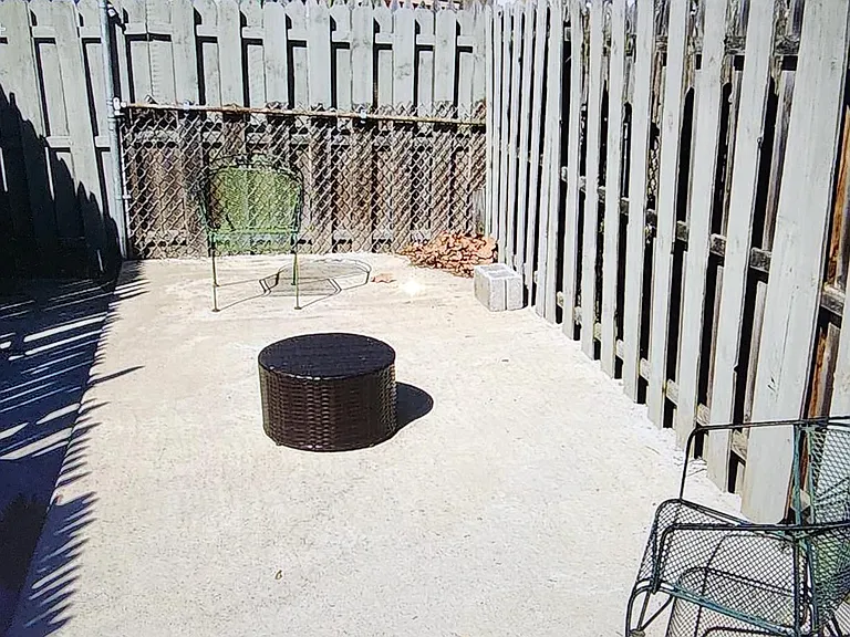214 Stroud St — Photo 11