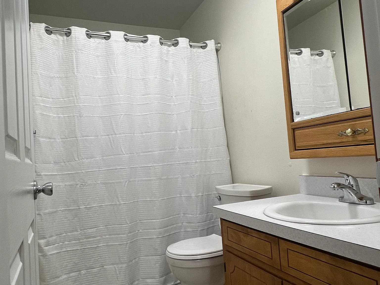2 bed, 1.5 bath, 1000 sqft, $950 — Photo 2