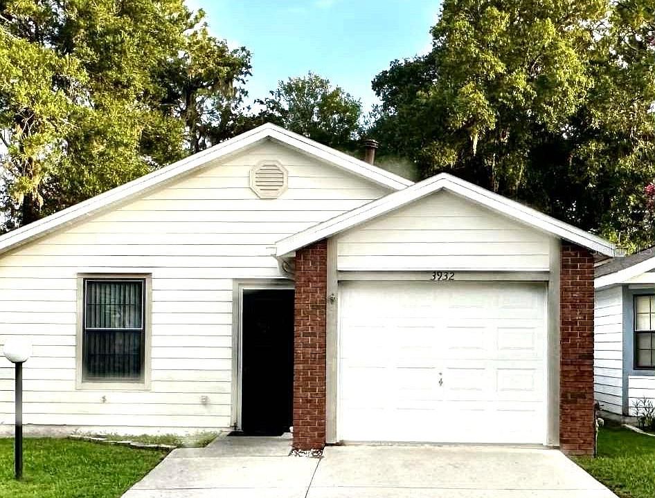 1st image of 3932 NE 21st Ln