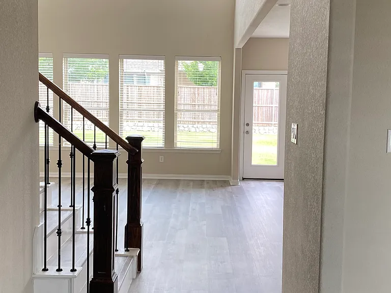 6224 Heron Dr — Photo 2