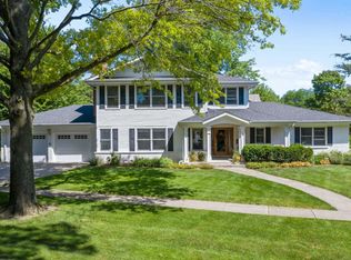 722 Revere Rd, Glen Ellyn, IL